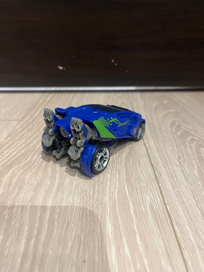 海外ユニバーサル限定　トランスフォーマー　イーバック　EVACダークサイドムーン