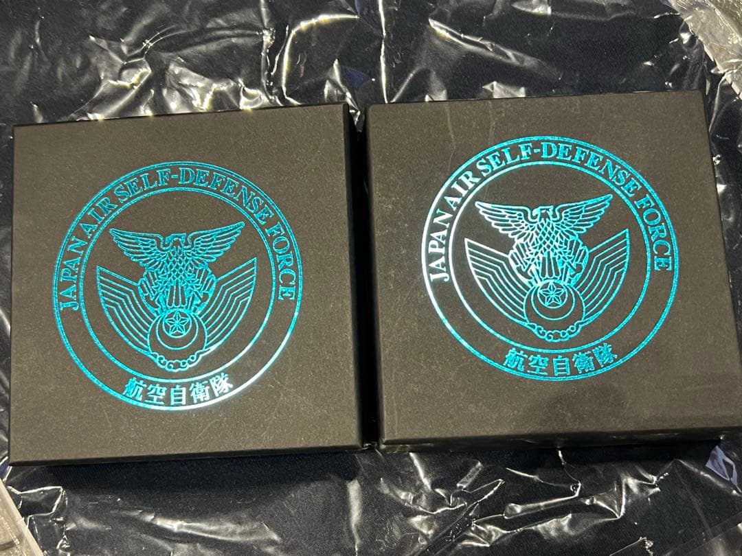 新品公式官給　航空自衛隊　マンホール2個セット　金属製　文鎮　飾り皿