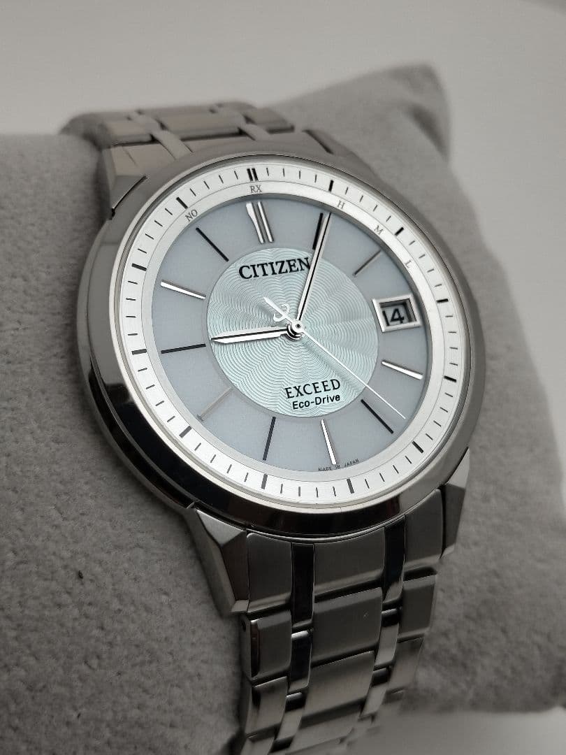 電池交換済み　薄型　シチズン　高級白蝶貝　エクシード　電波ソーラー　軽量チタン