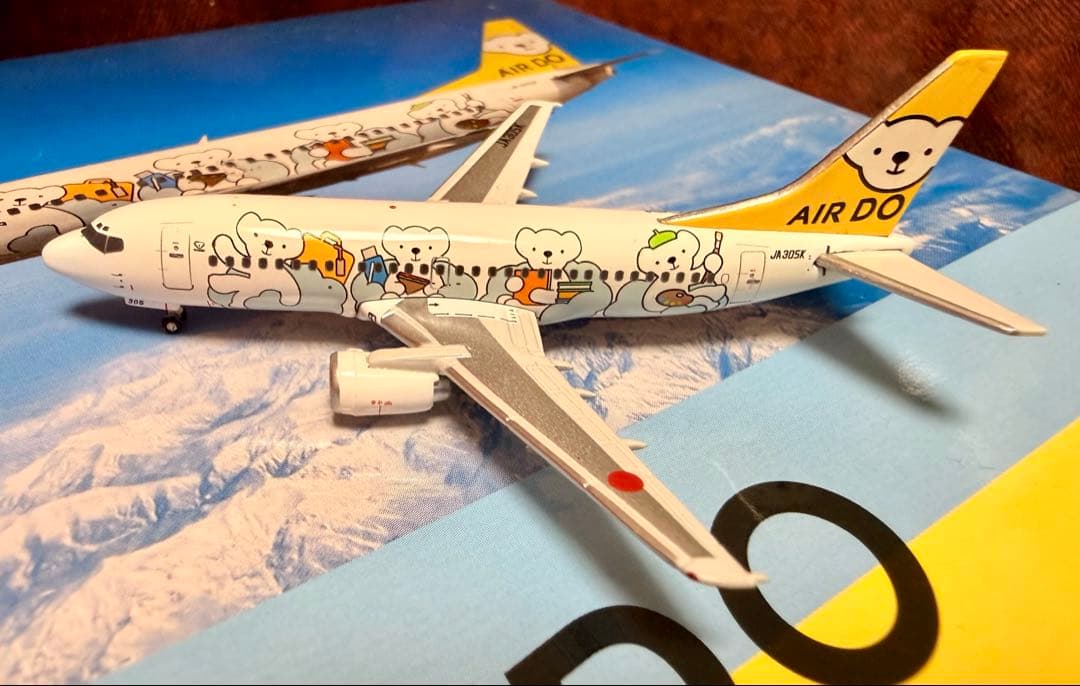 AIR DO ボーイング737-500 JA305K ベア・ドゥ 特別塗装機 B737 AIRDO