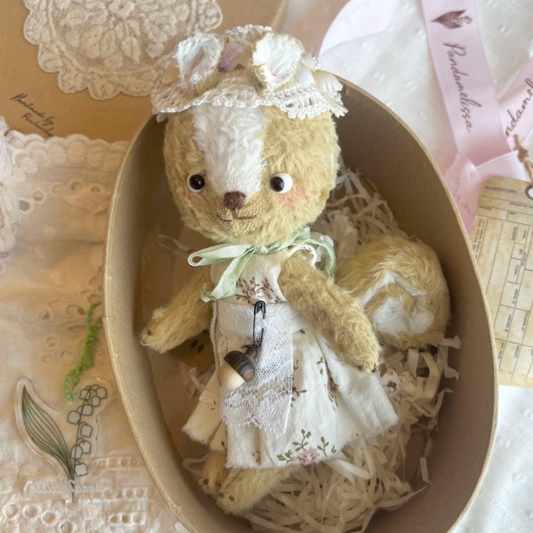 いちごリスちゃん ぬいぐるみ アーティストベア 海外作家様