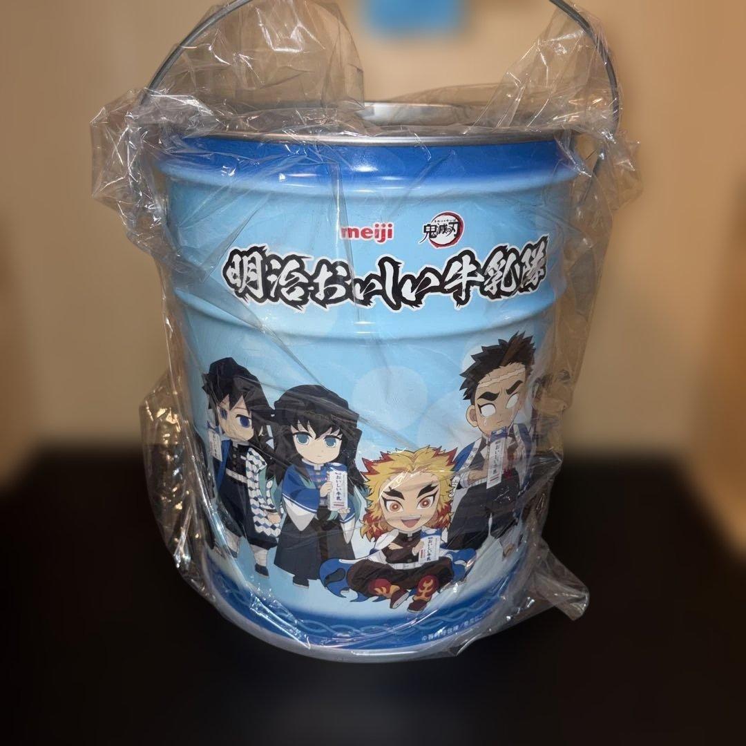 座れる鬼滅の刃缶＆B3タペストリーセット