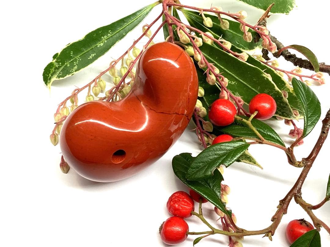 極上日本三大銘石‼️佐渡赤石勾玉 強力パワー黒線入り日本一美麗な赤