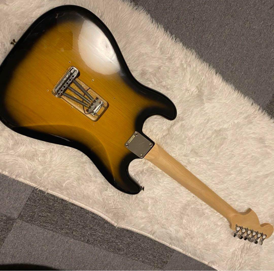 Fender ストラトキャスター 美品　カポ　ピック　ケース付き