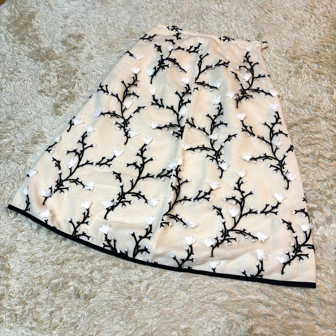 美品✨️ SEVEN TEN by MIHO KAWAHITOツイード刺繍スカート