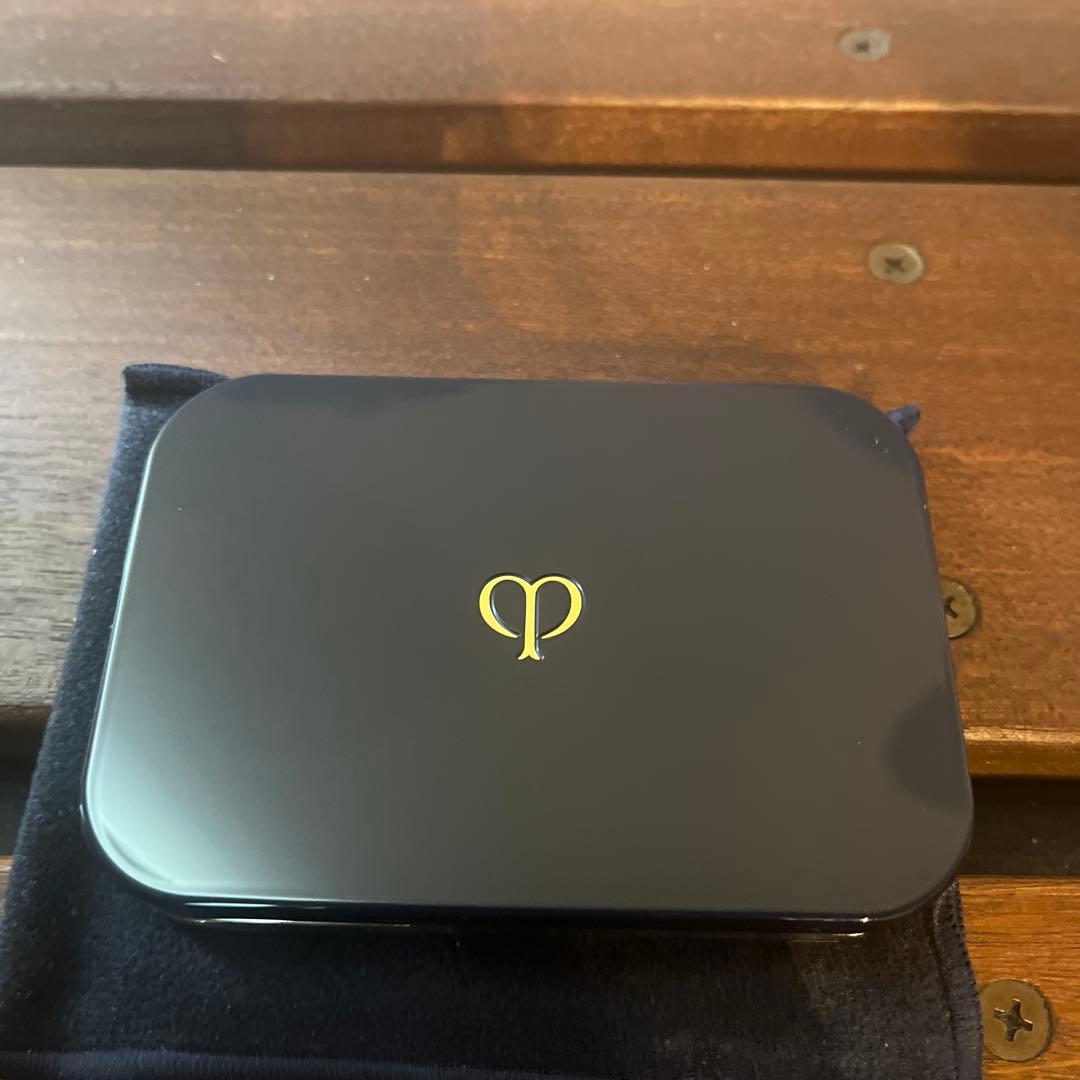 クレ・ド・ポーポーテ　タンプードルエクラII オークル00