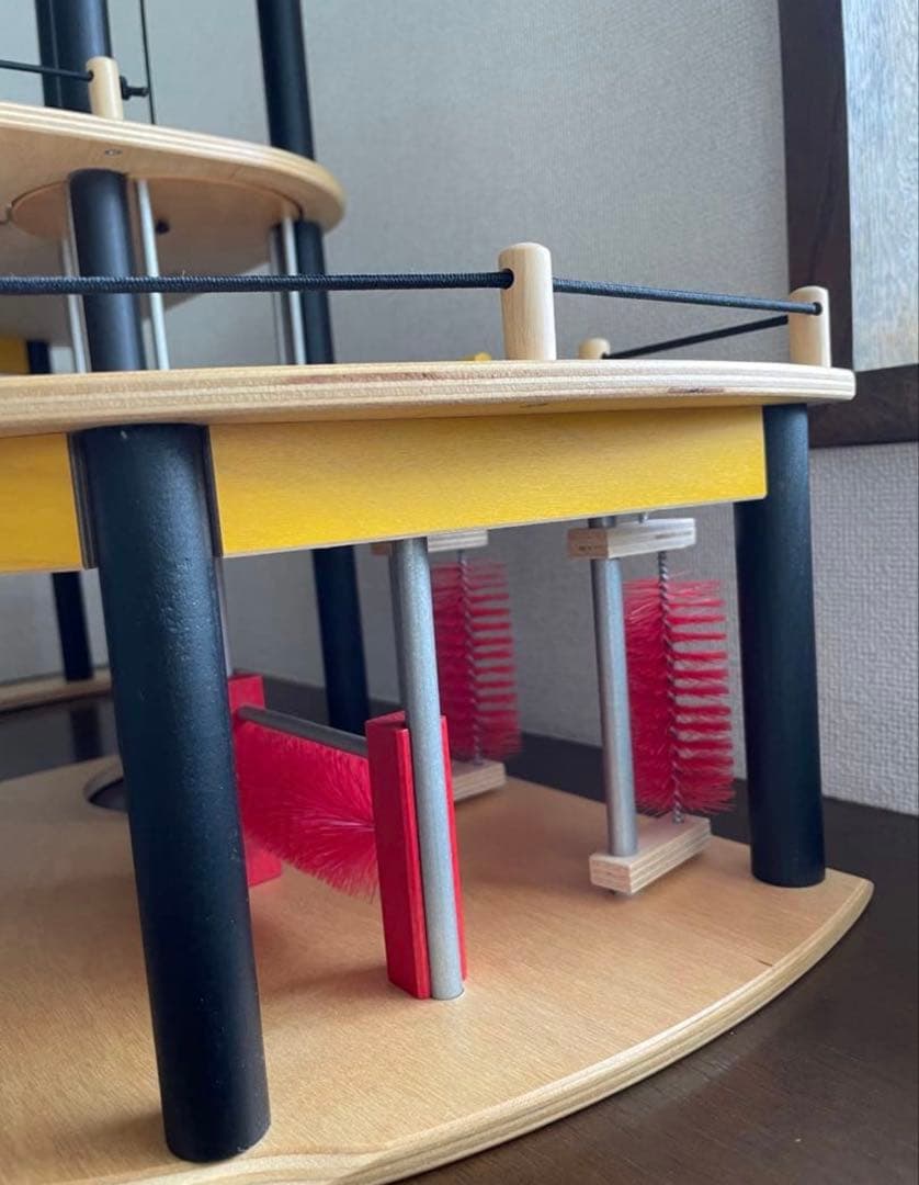 ドイツ　アーレンツ社　パークハウス　木製おもちゃ　ボーネルンド　駐車場