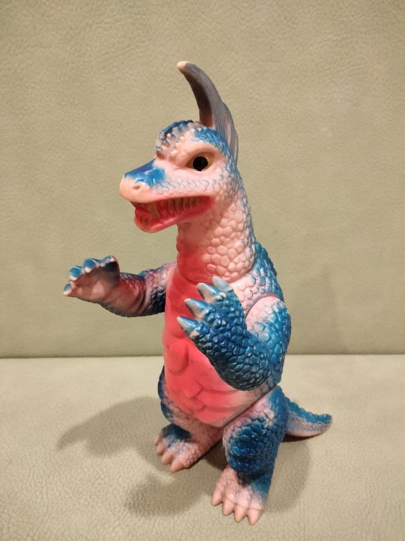 ソフビ　当時物　ブルマァク　アーストロン　帰ってきたウルトラマン　怪獣