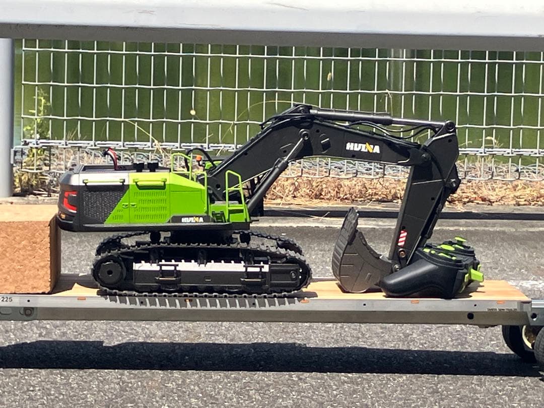 Huina 1953 ショベルカー