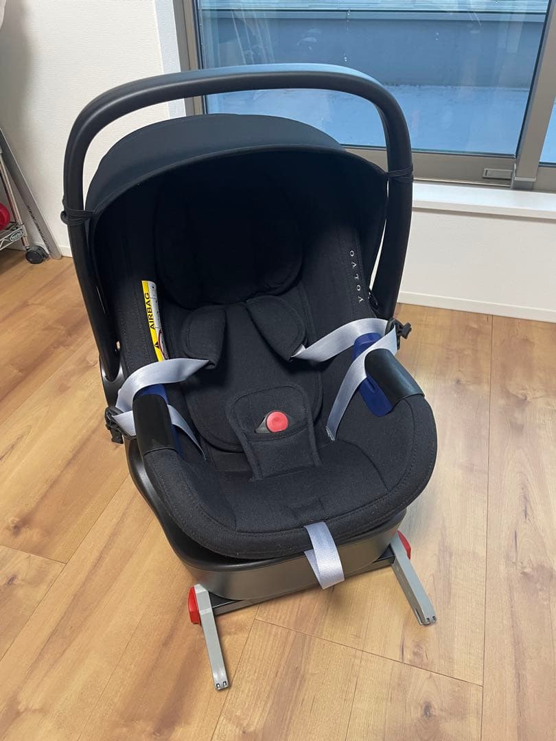 britax i-Size ブラックベビーシート　ボルボ ボルボのチャイルドシート | ボルボ・カー 太田・足利