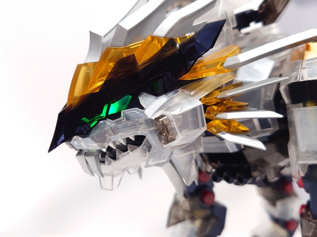 ゾイドもどきムゲンライガー クリアver.電飾付パール塗装グロス仕上げ