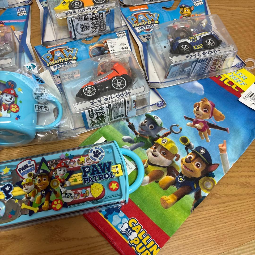 PAW Patrol フィギュアとミニカーセット