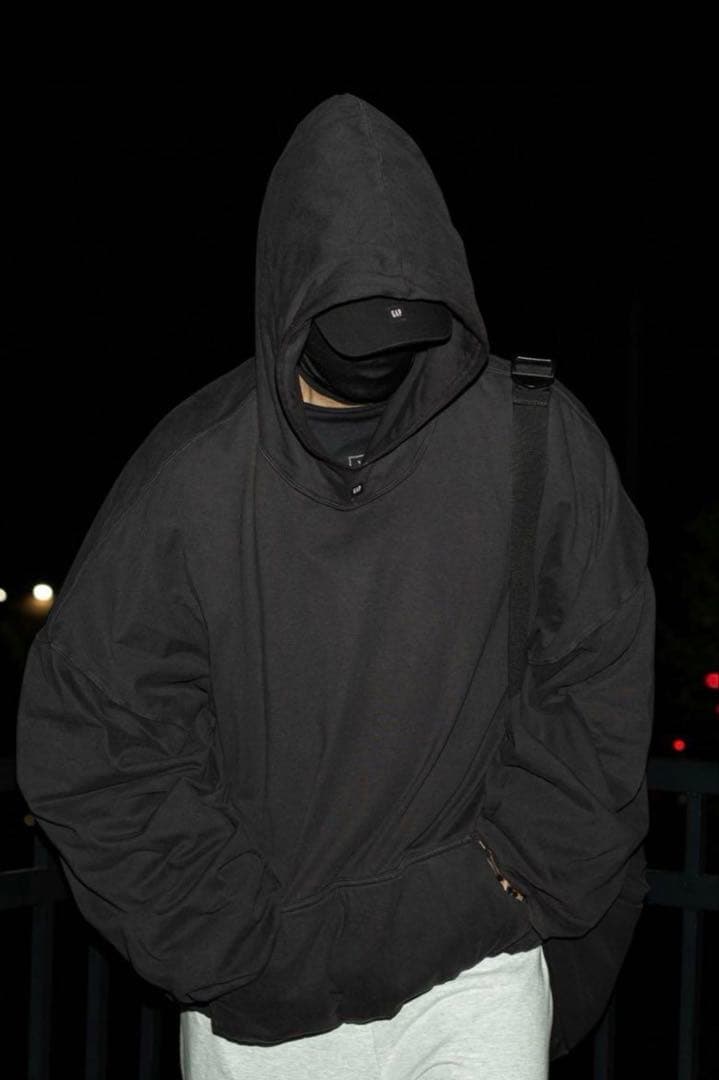 トップス yeezy gap balenciaga logo