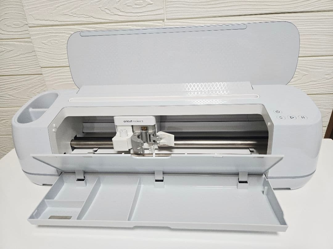 Cricut Maker3 カッティングマシンとアクセサリー