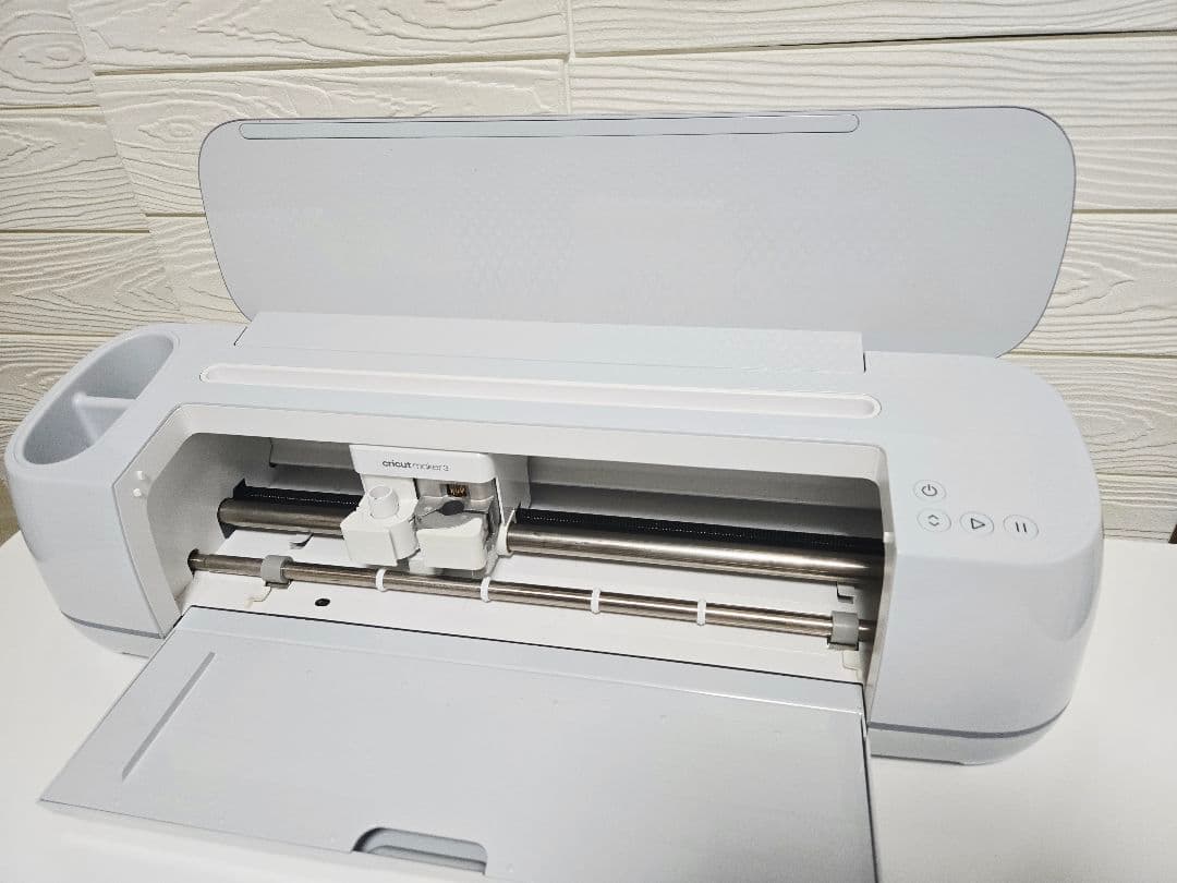 Cricut Maker3 カッティングマシンとアクセサリー