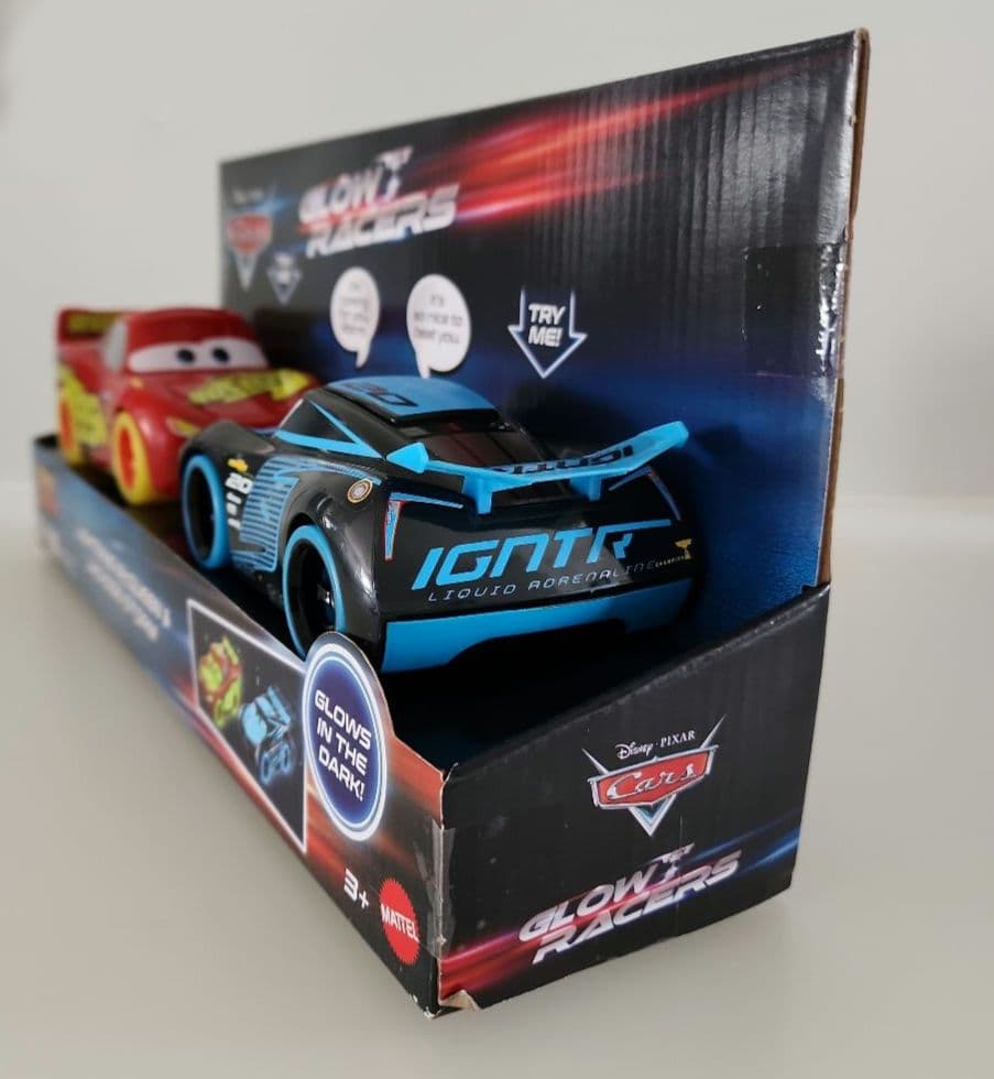 ディズニー カーズ マックイーン ジャクソン 英語おしゃべり 光る ミニカー２台