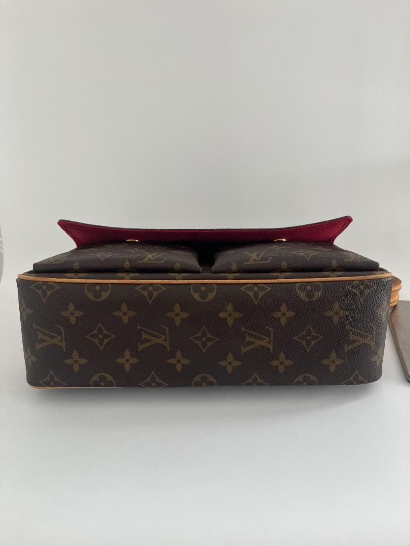 Louis VuittonモノグラムM51164ショルダーバッグ ヴィバシテMM