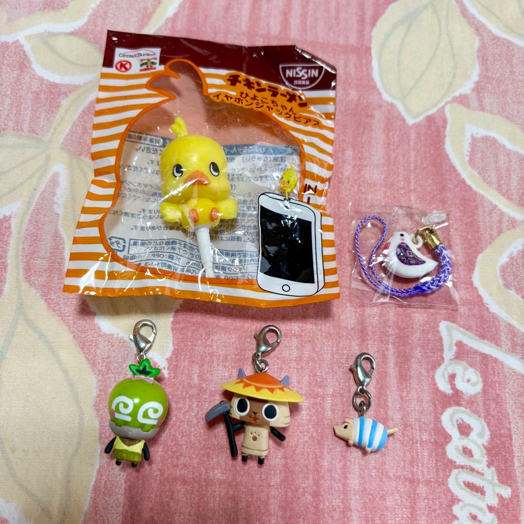6点【鶴岡八幡宮 根付】下敷【モンスターハンター ◆チャーム】ひよこちゃん