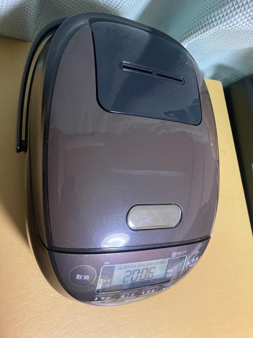 ☆TIGER JPK-B100 圧力IH炊飯 ジャ2020 年製 5.5合炊き