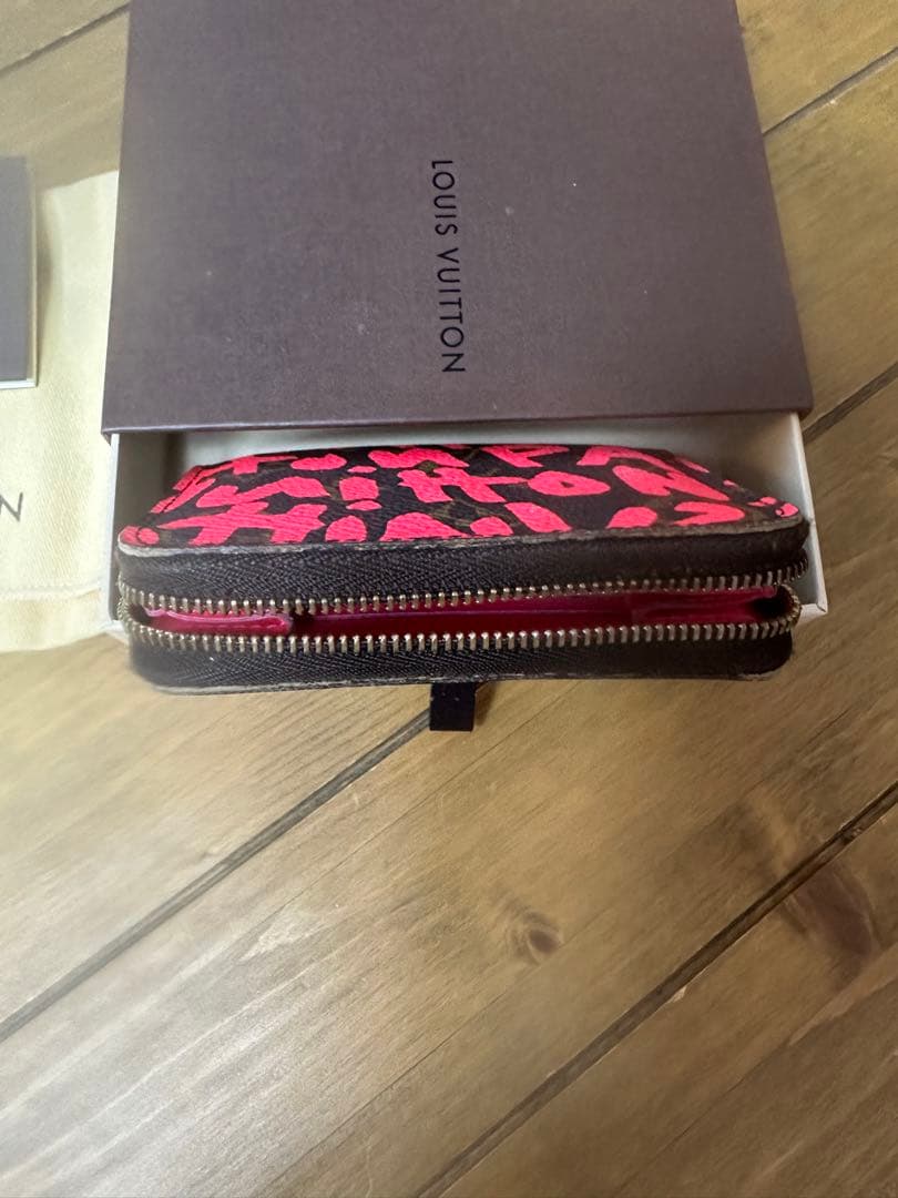 ルイヴィトン　ジッピーパースケース　モノグラムグラフィティ