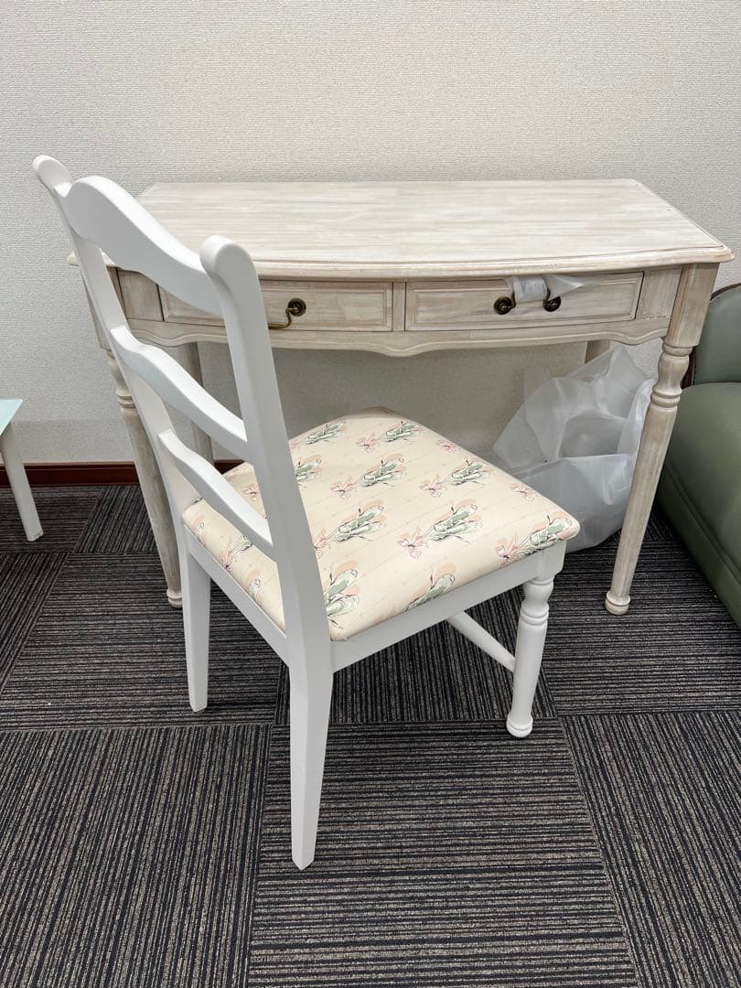 専用ページリリーホワイトリリジョンチェア椅子 専用ページリリー