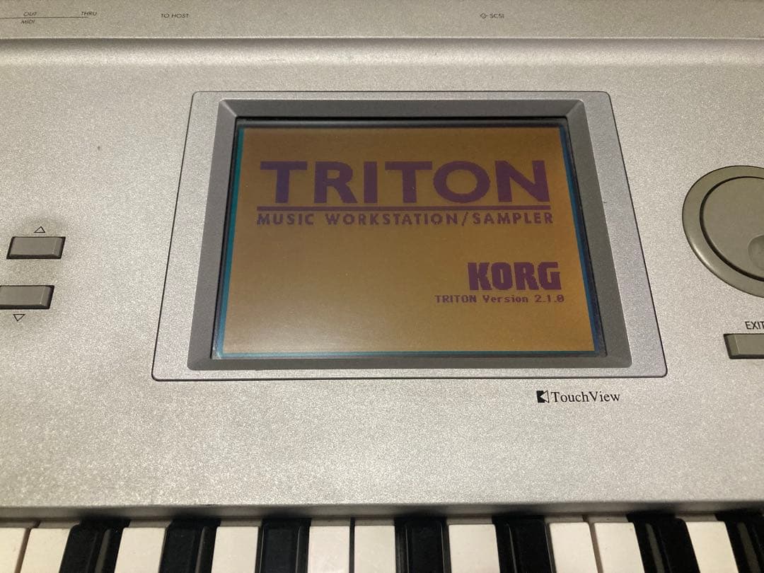 KORG TRITON シンセサイザー 61鍵 コルグ キーボード KORG TRITON 61鍵