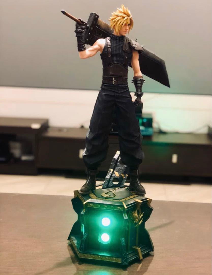 ファイナルファンタジー Ⅶ FANART クラウド ガレージキット スタチュー