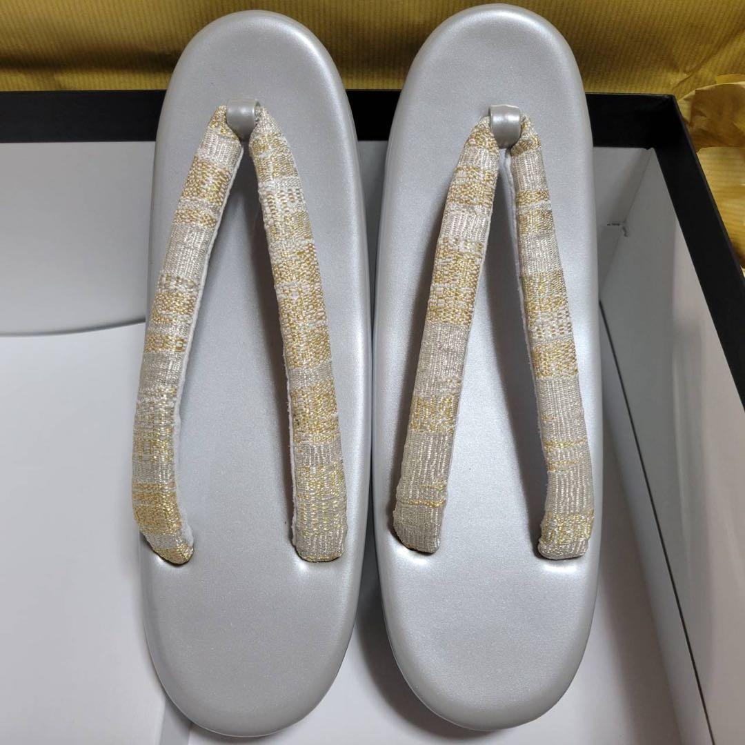 シルバー バッグとグレー 草履 セット