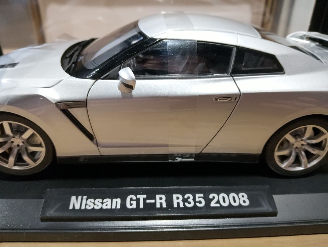 1/18 ノレブ　日産　GT-R R35 ミニカー　シルバー