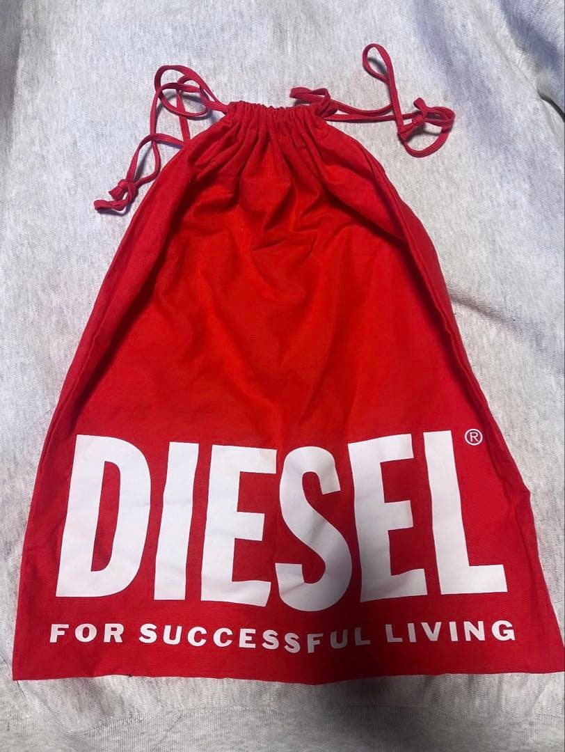 【お金ナイダー】DIESEL 1DRバッグ フリンジ付き ストーン