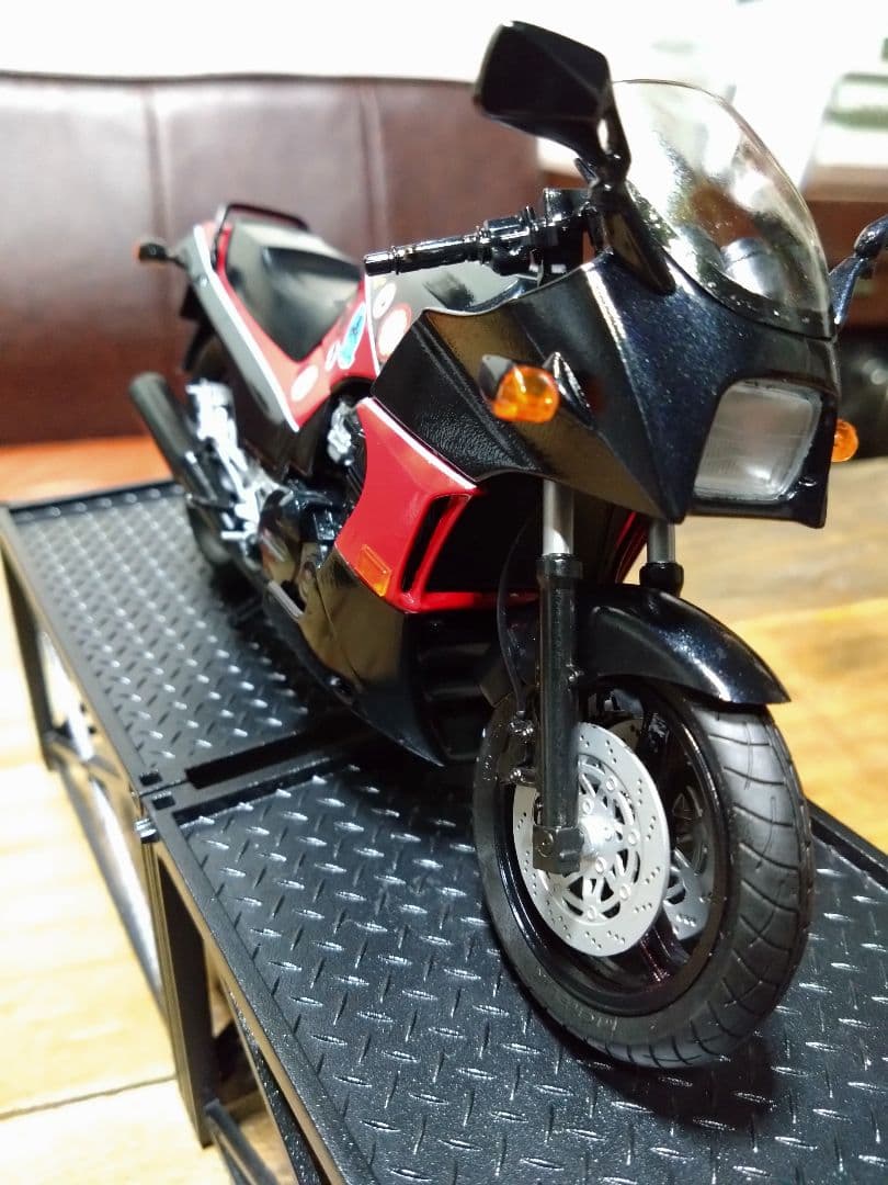 カワサキ GPZ900R ニンジャ 1/12 トップガンバージョン 完成品 - メルカリ