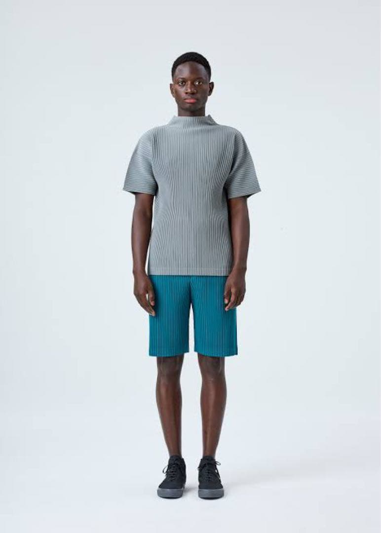 オムプリッセ モックネックTシャツ グレー オムプリッセ モックネックTシャツ グレー ISSEY MIYAKE イッセイ