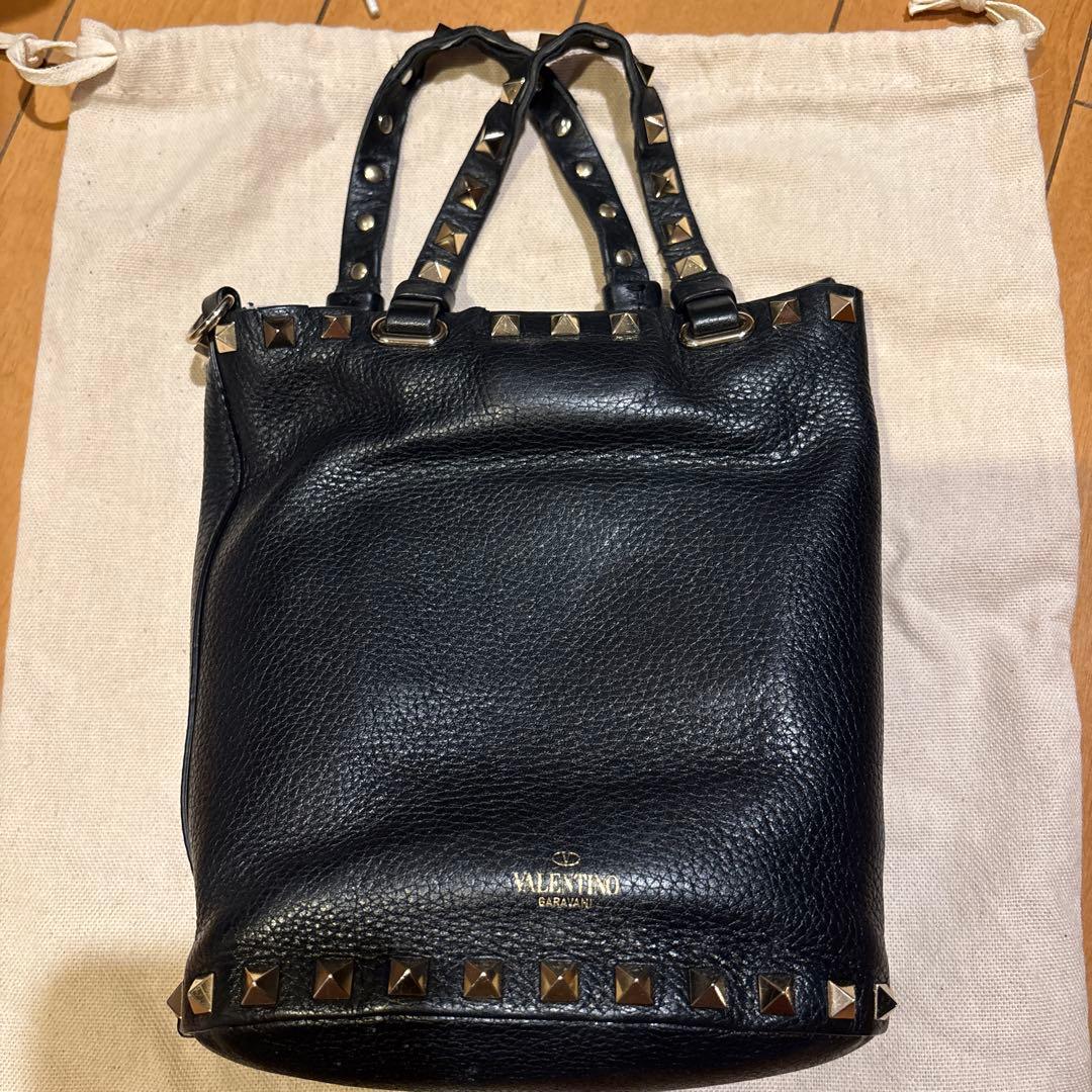 ヴァレンティノ　ロックスタッズショルダーバッグ