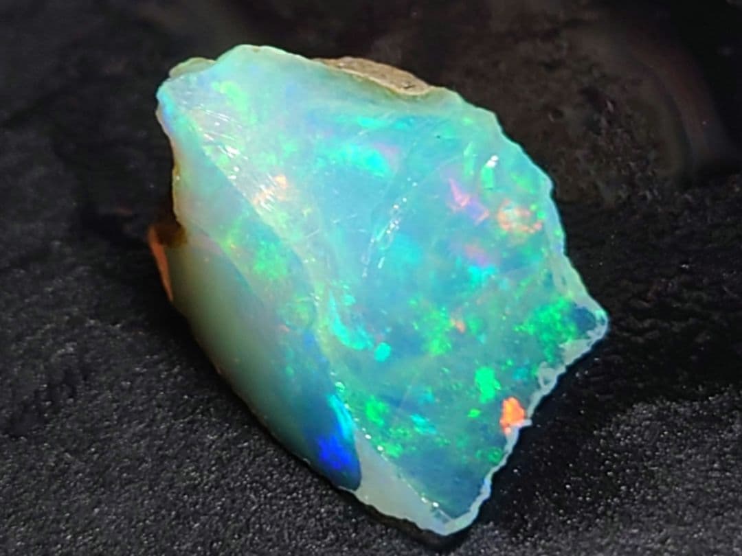 エチオピア　ウェロ産　オパール　チョーク　鉱物標本　原石 エチオピアウェロ産 チョークオパール 鉱物標本 原石 ポッチ 【18ct