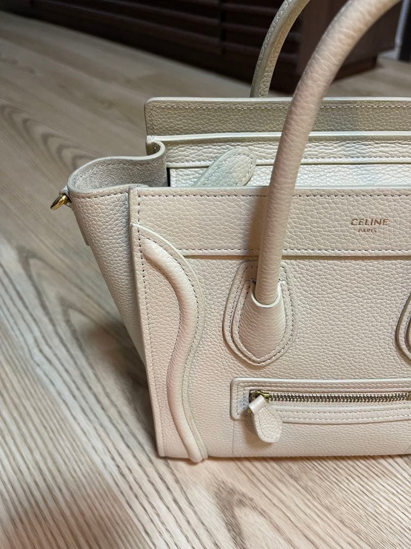 美品！！　CELINE ホワイト ラゲージナノ 189243DRU セリーヌ