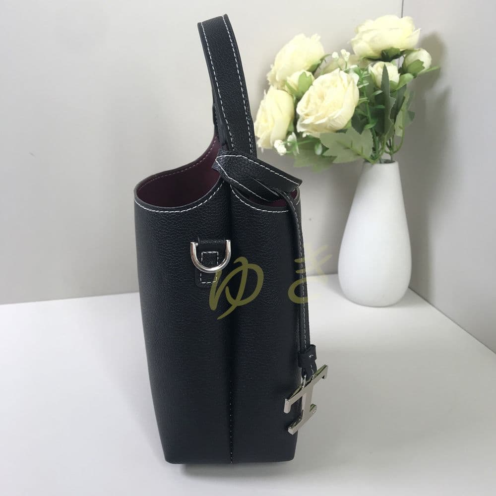 トッズ レザー バッグ マイクロ Tタイムレス ブラック