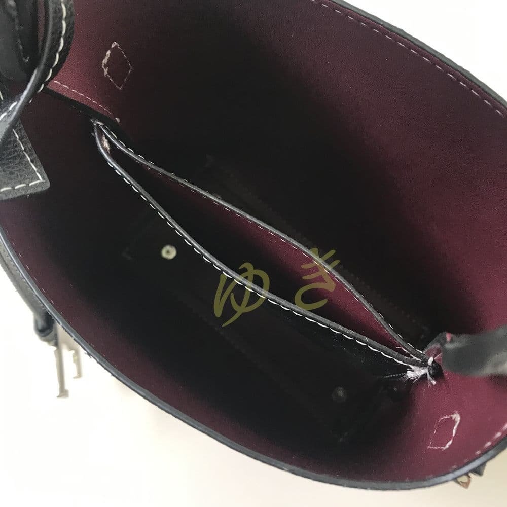 トッズ レザー バッグ マイクロ Tタイムレス ブラック