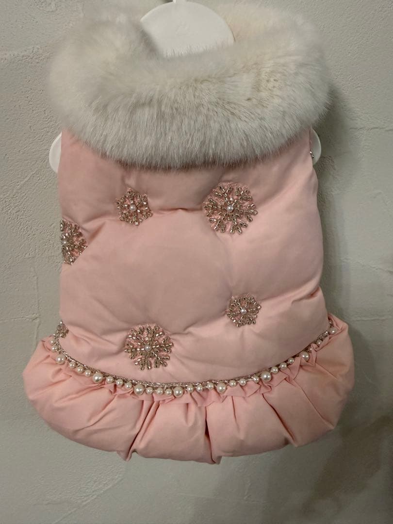 試着のみ グラマーイズム ダウン ピンク ファー ビジュー パール 犬服 試着のみ グラマーイズム ダウン ピンク ファー ビジュー パール 犬服