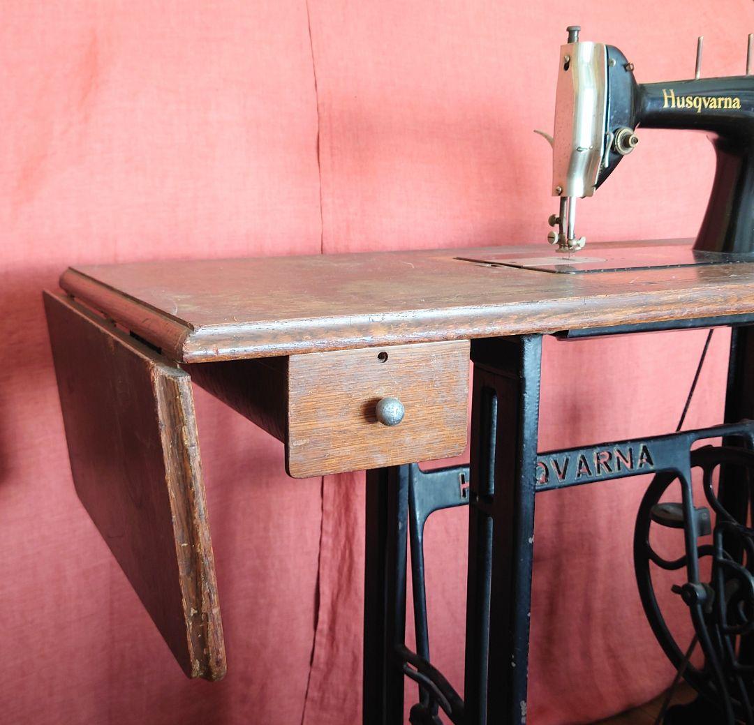 アンティークミシン 最も安い スウェーデン製ハスクバーナ