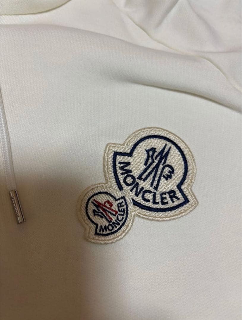MONCLER ダブルワッペンロゴ パーカー