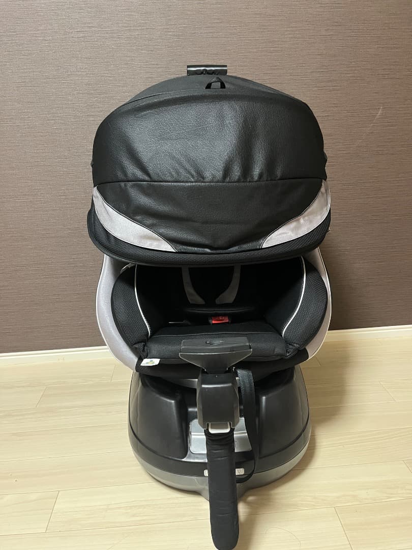 美品　Combi 上位モデル ネルーム NC-570 チャイルドシート