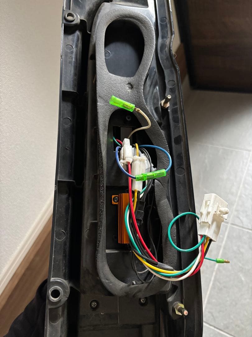 ハイエース スモークテールランプ シーケンシャルウインカー