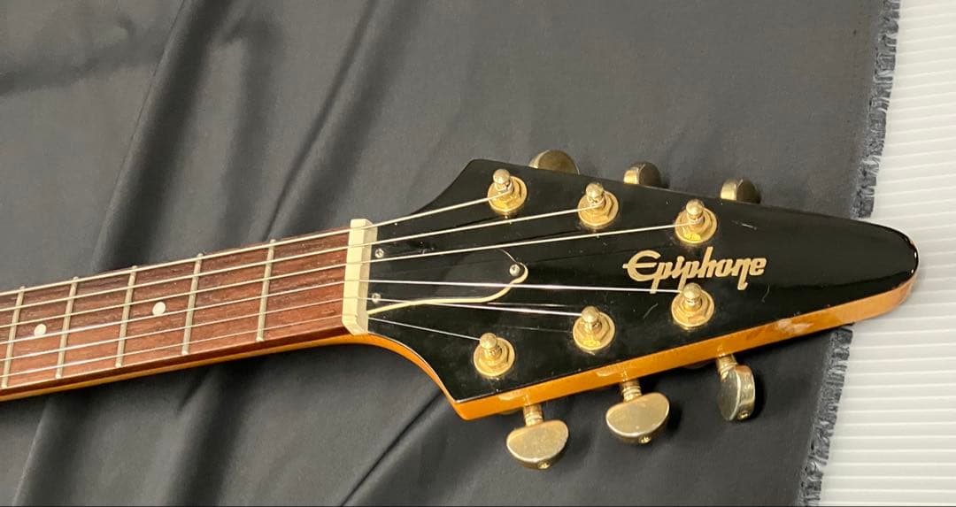 今週末で終了予定】EMG搭載 Epiphone Flying V 今週末で終了予定】EMG