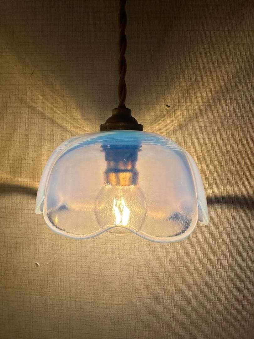 1920年代 フランス アンティーク ブルーオパールセントのお花アトリエ