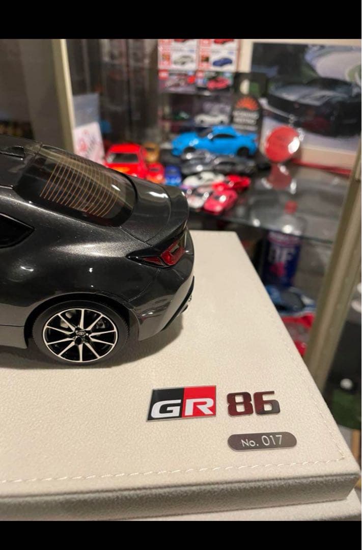 トヨタディーラー専売品のMake Up製　GR86 1/18
