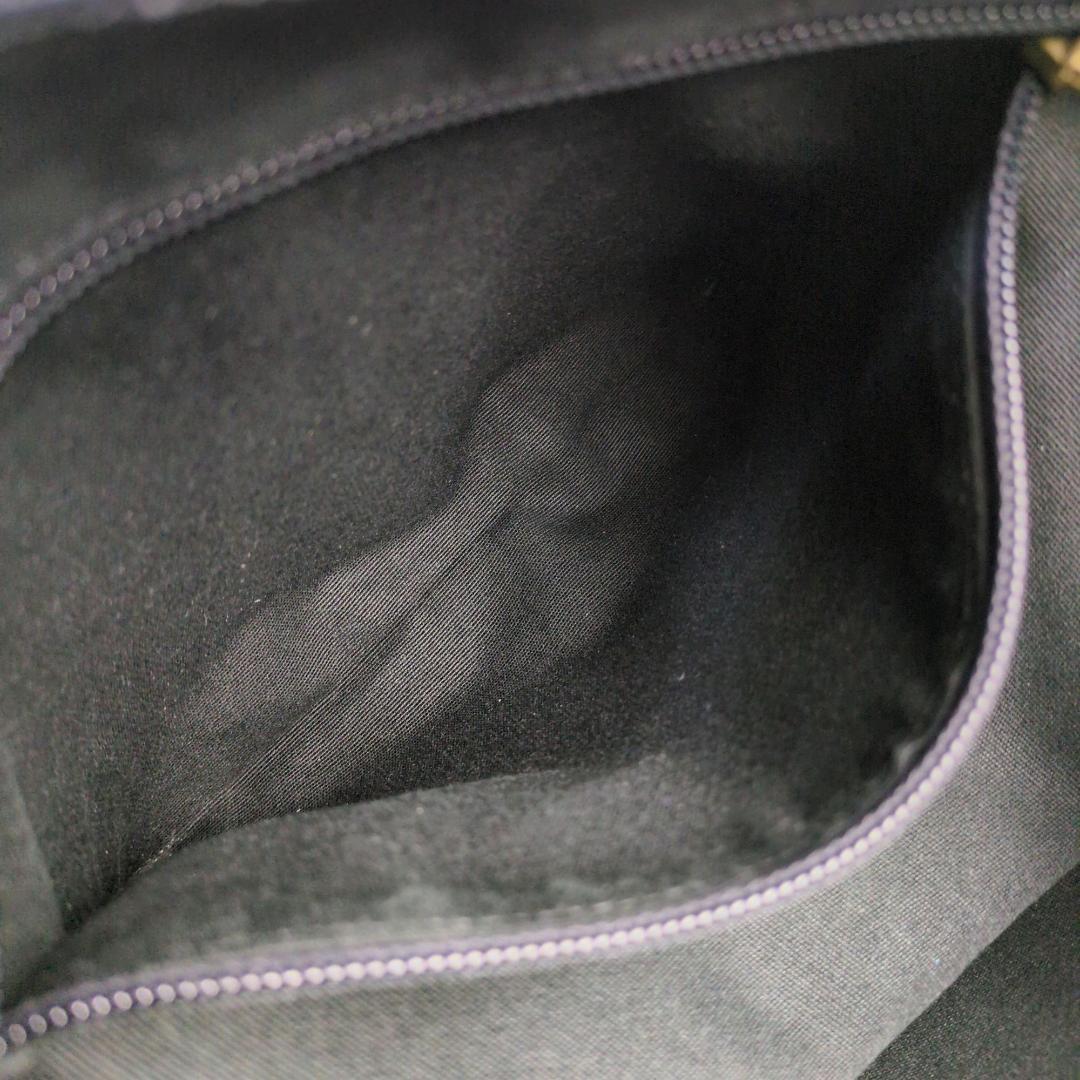 イルビゾンテ ショルダーバッグ 大きい ブラック ハーフムーン 三日月