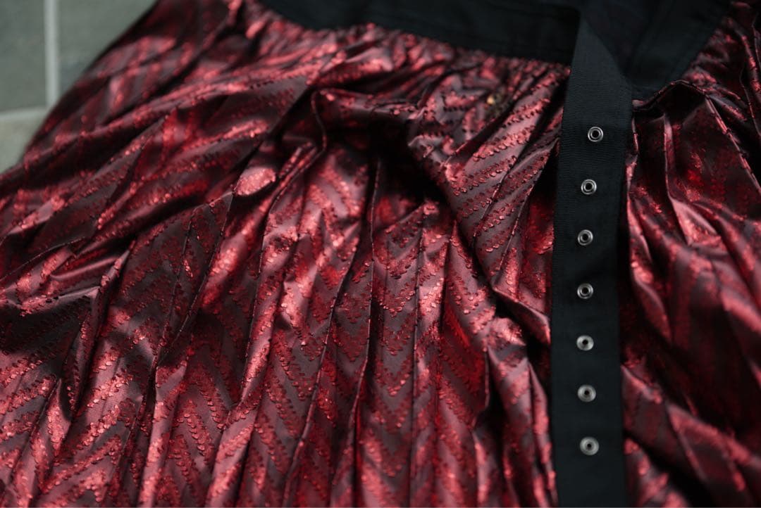 noir kei ninomiya コムデギャルソン プリーツ スカート 赤