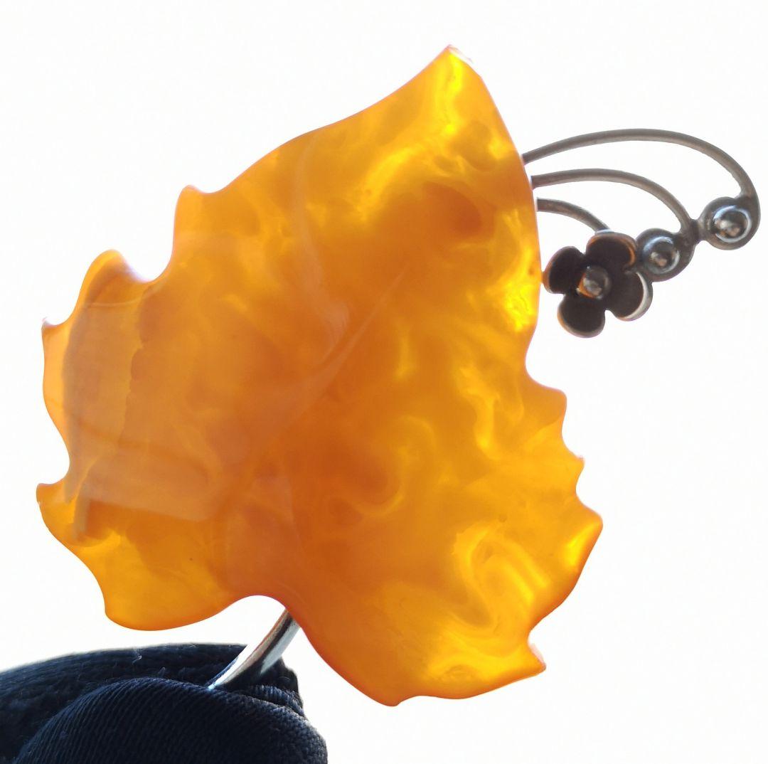 ヴィンテージ ブローチ バルト海 琥珀 ロイヤルアンバー キリル文字