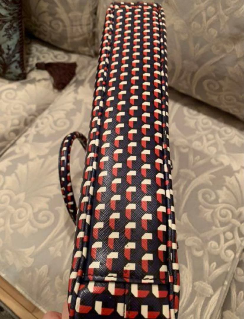 極美品プラダ　サフィアーノレザー