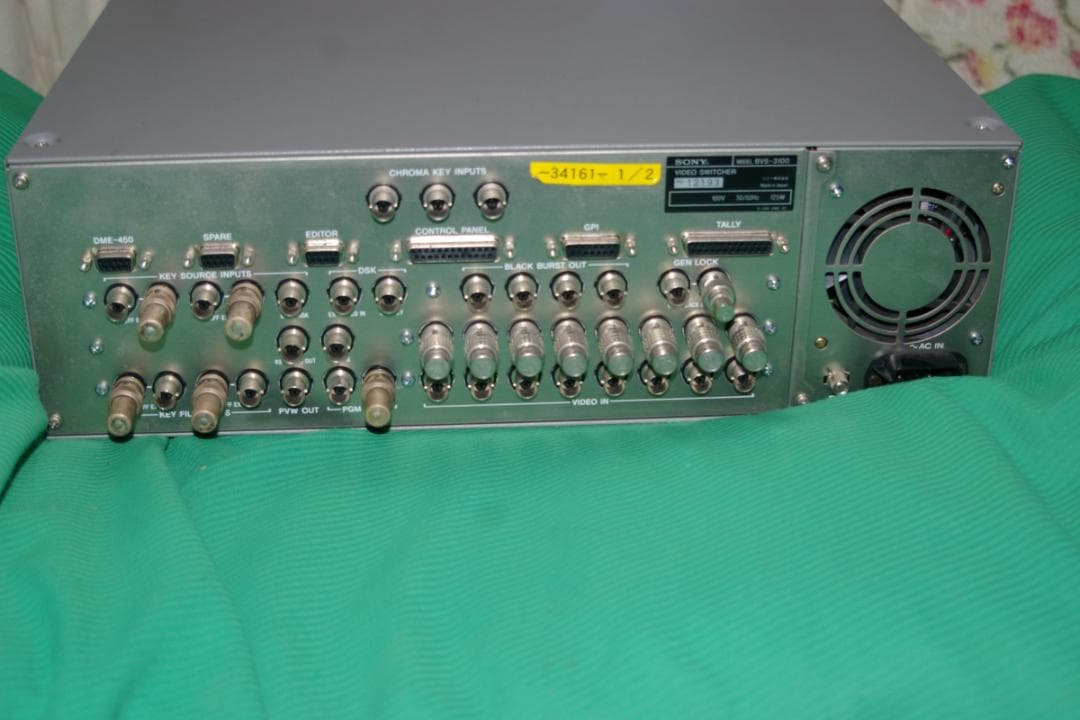 ソニー放送用スイッチャ—BVS-3100中古品の出品です。